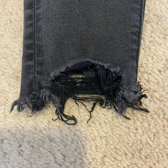 AMERICAN EAGLE distressed black skinny jeans - Picture 2 of 5